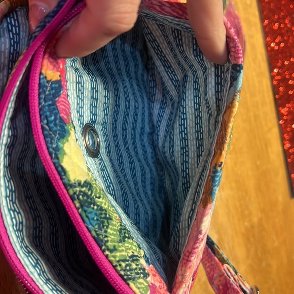 Vera Bradley Cross body all in one purse. Only used 1 time. - Picture 5 of 5